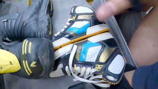 Gay sneaker cum, gay osiris shoes, gay gloves wank