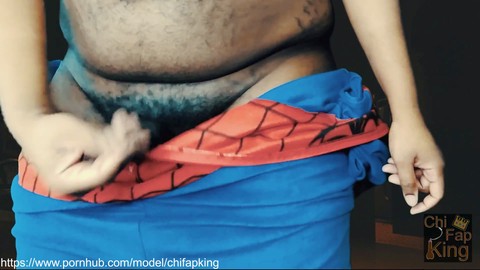 Especial de Halloween: 'Spermyman' (Spiderman) visto dando placer a Mary Jane, eyacula mientras acaricia un gran pene negro en el metro
