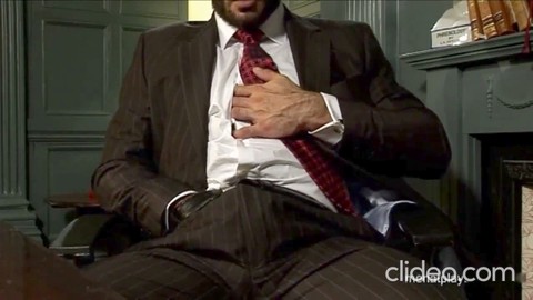 Wilfried K., veterano esperto, si gode una sessione di piacere da solo in ufficio (RIP)